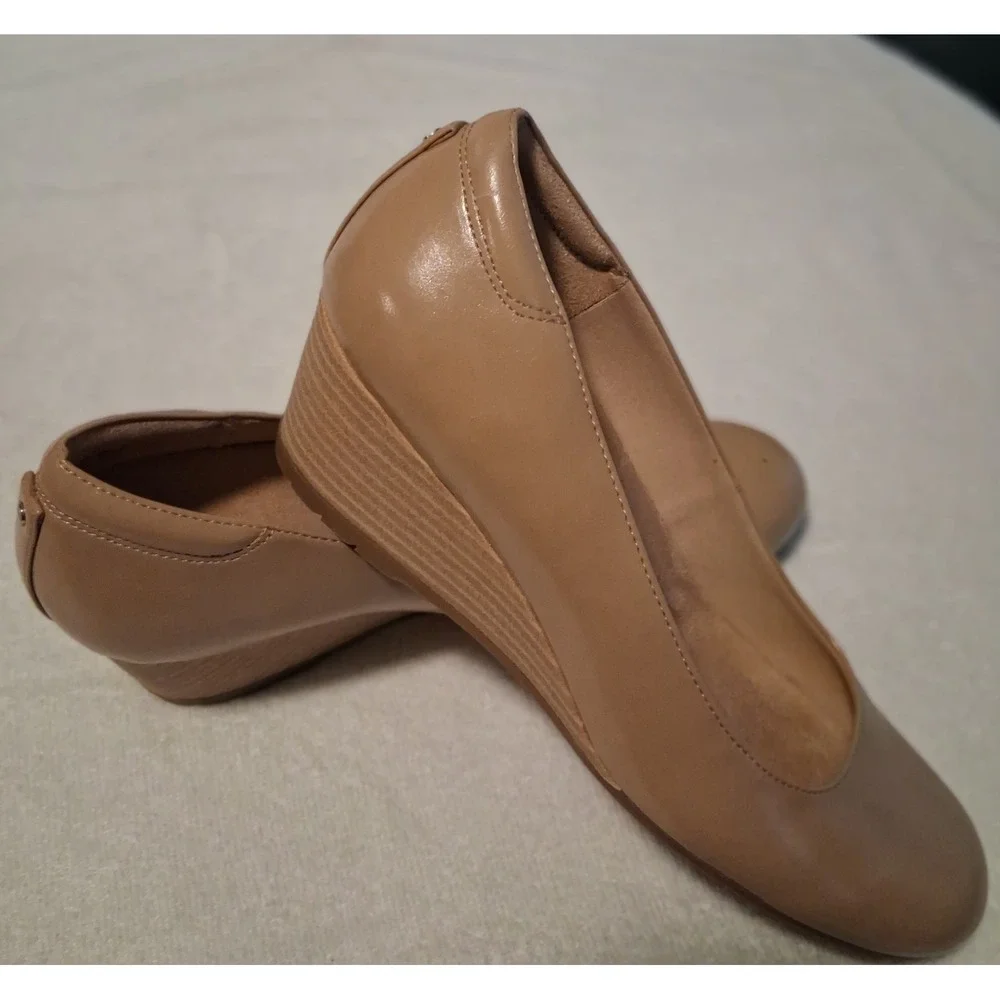 Womens Dress Shoes Dr. Scholl's Be Flex Wedge Pump 11M Taupe Classic Nude Chunky